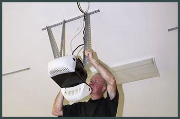 Two Guys Garage Doors Pompano Beach, FL 954-519-2884 - serv-cont-open-gr-43m